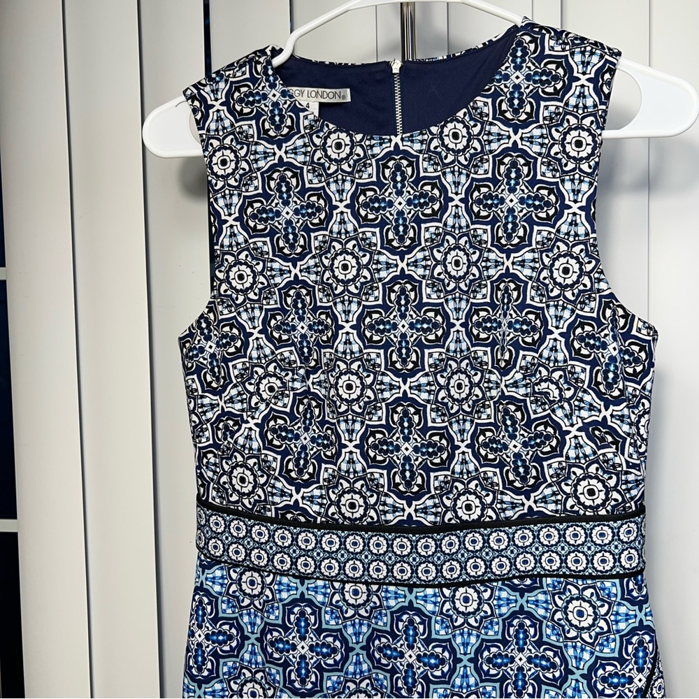 MAGGY LONDON sleeveless dress blue and white‎ back zipper size 4 cocktail party - Picture 3 of 7